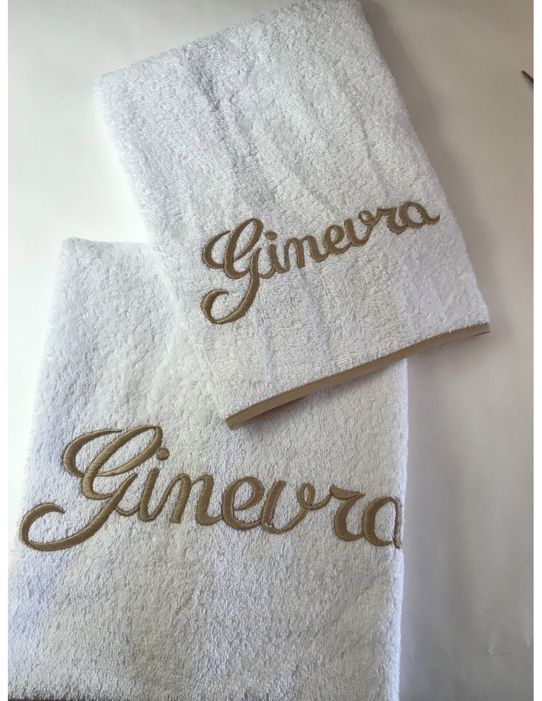 Asciugamani con nome ricamato personalizzabile