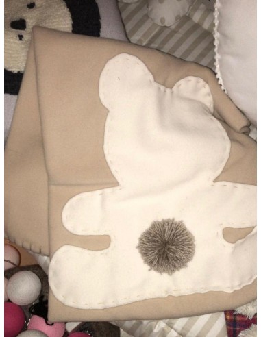 coperta in pile coniglio ricamato...