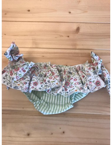 Costume righe verdi, ruches e fiocchi...